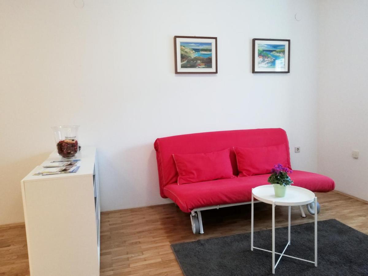 City Center Apartment Umag Exterior photo
